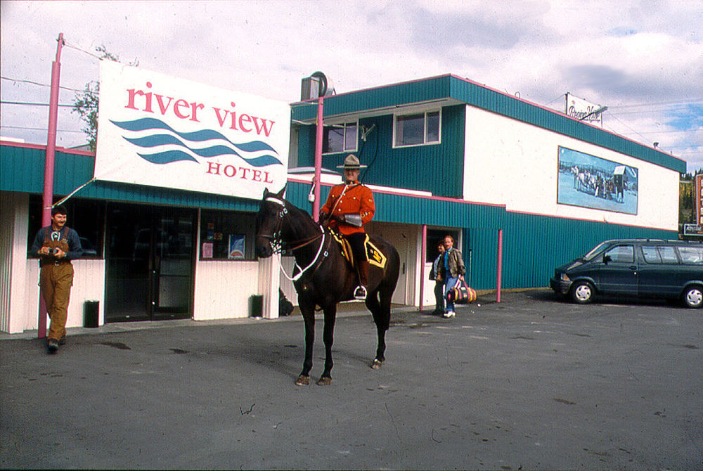 Canadas Best Value Inn- Riverview Hotel Whitehorse Exterior photo